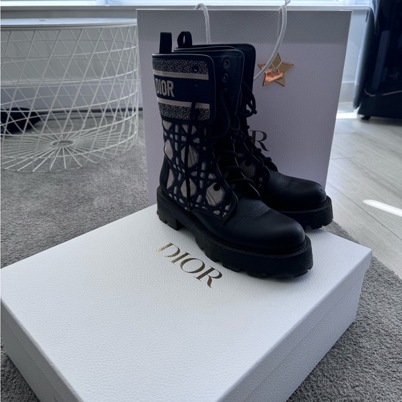 Christian Dior Laces Boots - Picture 1 of 4
